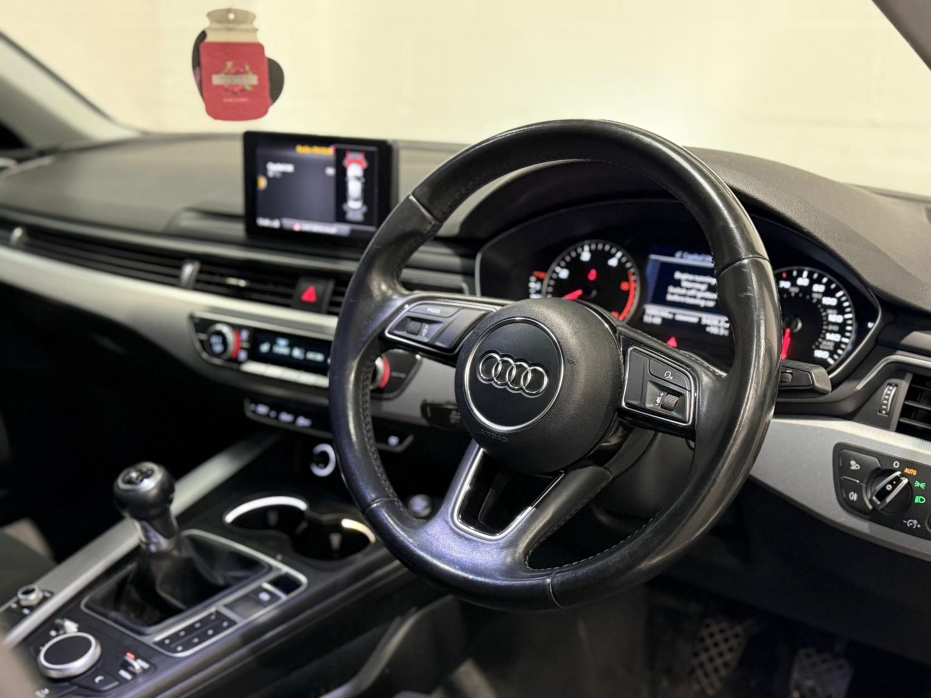 **(ONLY 109K MILEAGE)** 2017 AUDI A4 SE ULTRA TDI 1968CC DIESEL MANUAL >>--NO VAT ON HAMMER--<< - Image 14 of 29
