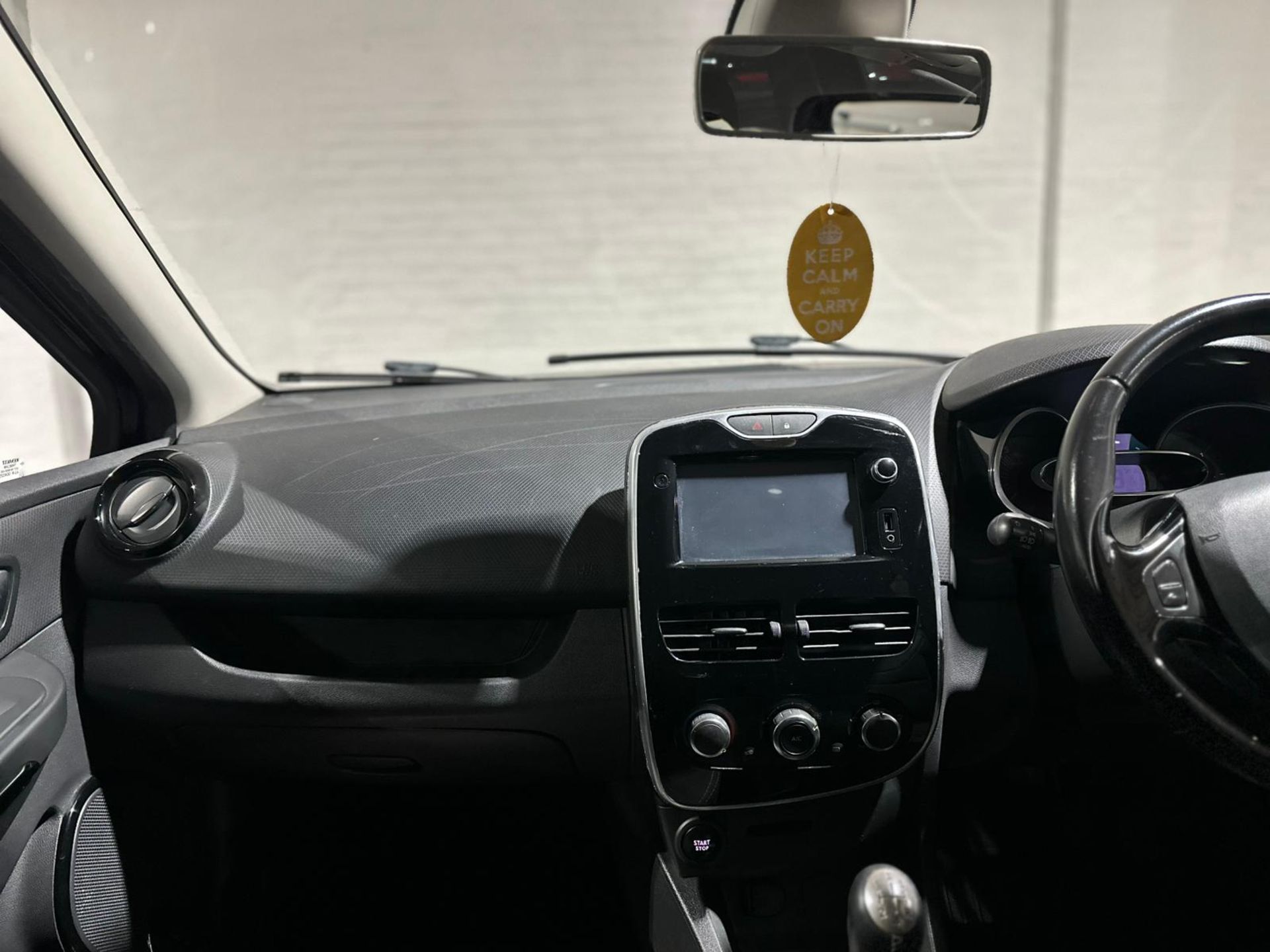 2016 RENAULT CLIO DYNAMIQUE NAV 16V – BLACK >>--NO VAT ON HAMMER--<< - Image 35 of 35