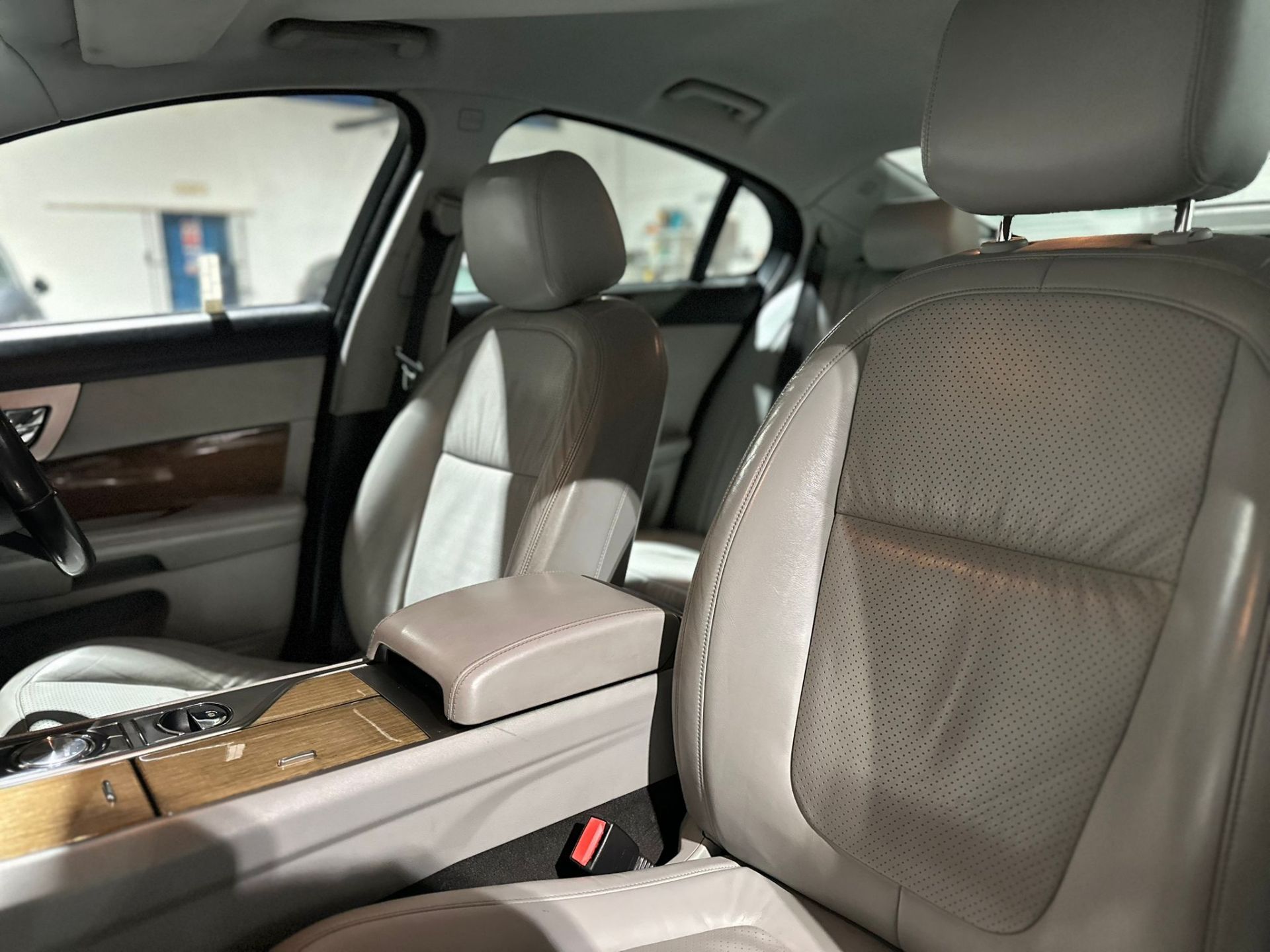 2009 JAGUAR XF PREMIUM LUXURY D V6 A 2.7L AUTOMATIC, 121K MILES >>--NO VAT ON HAMMER--<< - Image 11 of 28