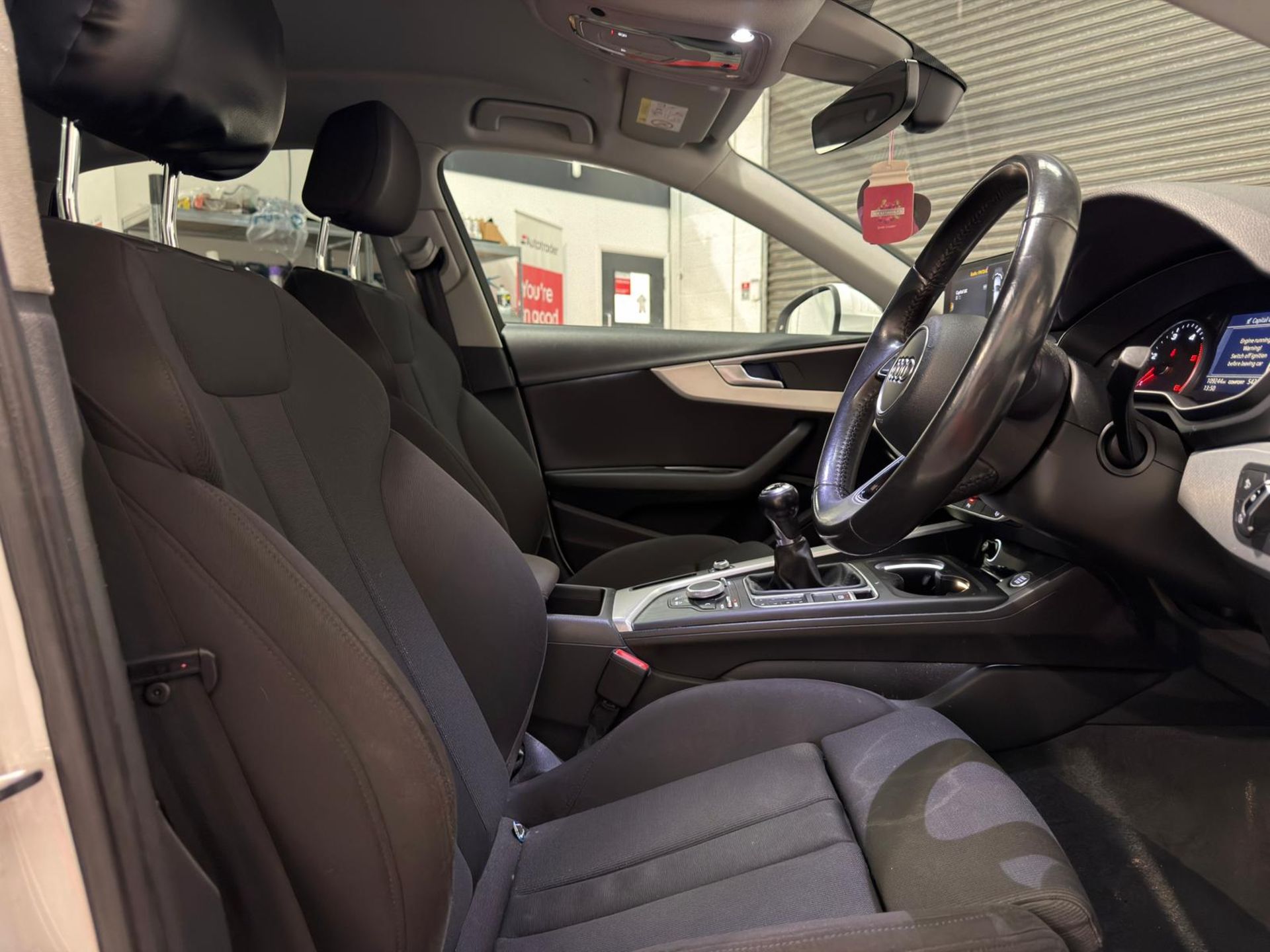 **(ONLY 109K MILEAGE)** 2017 AUDI A4 SE ULTRA TDI 1968CC DIESEL MANUAL >>--NO VAT ON HAMMER--<< - Image 21 of 29