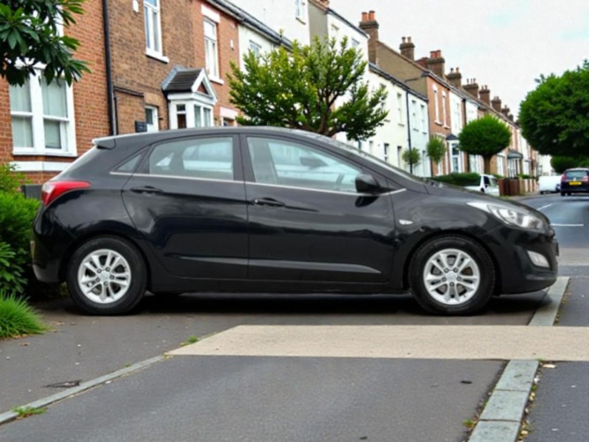 2015 HYUNDAI I30 SE BLUE DRIVE CRDI 1.6 DIESEL MANUAL HATCHBACK BLACK >>--NO VAT ON HAMMER--<< - Image 13 of 40