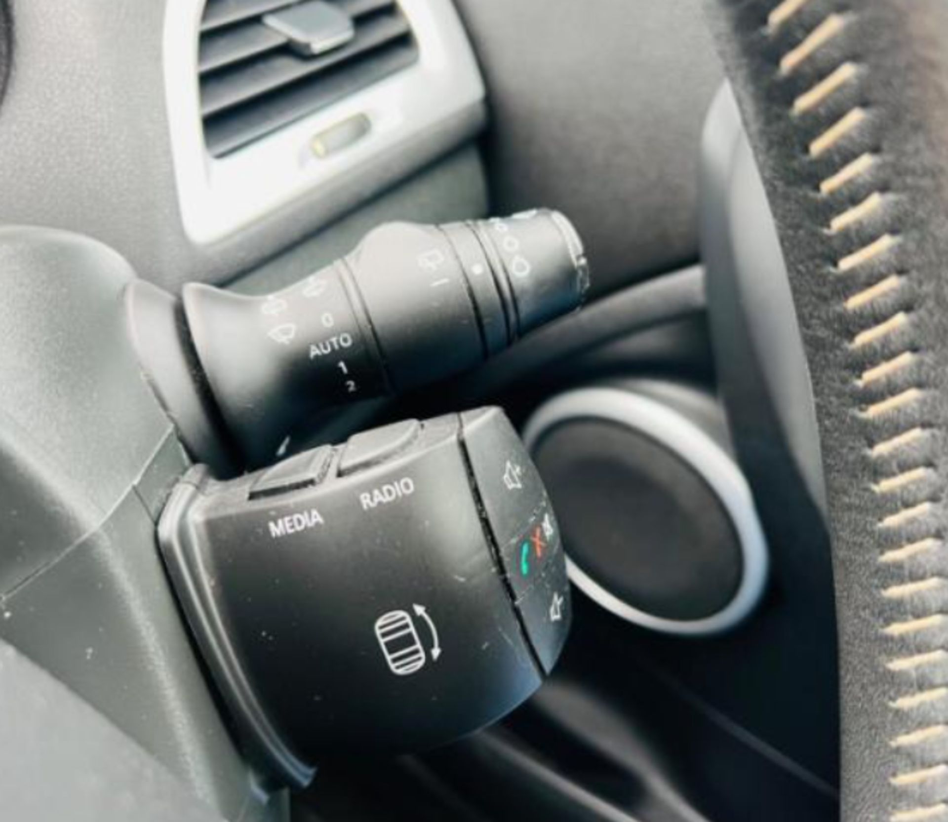 **(ONLY 72K MILEAGE)** 2012 RENAULT MEGANE DYNAMIQUE TOMTOM VVT 1.6 PETROL >>--NO VAT ON HAMMER--<< - Image 26 of 27