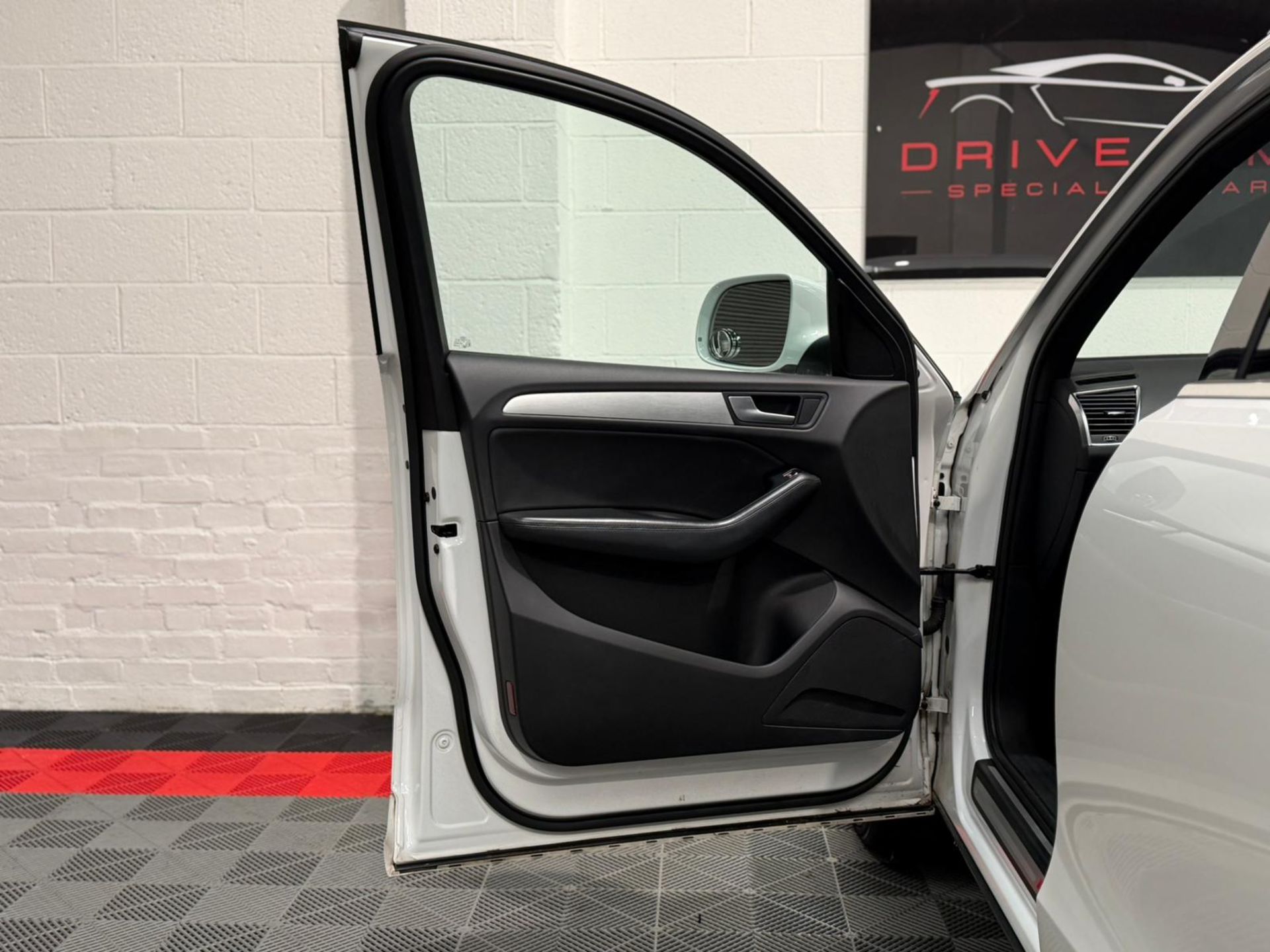 **(ONLY 107K MILEAGE)** 2013 AUDI Q5 2.0 TFSI S LINE PLUS TIPTRONIC >>--NO VAT ON HAMMER--<< - Image 39 of 39