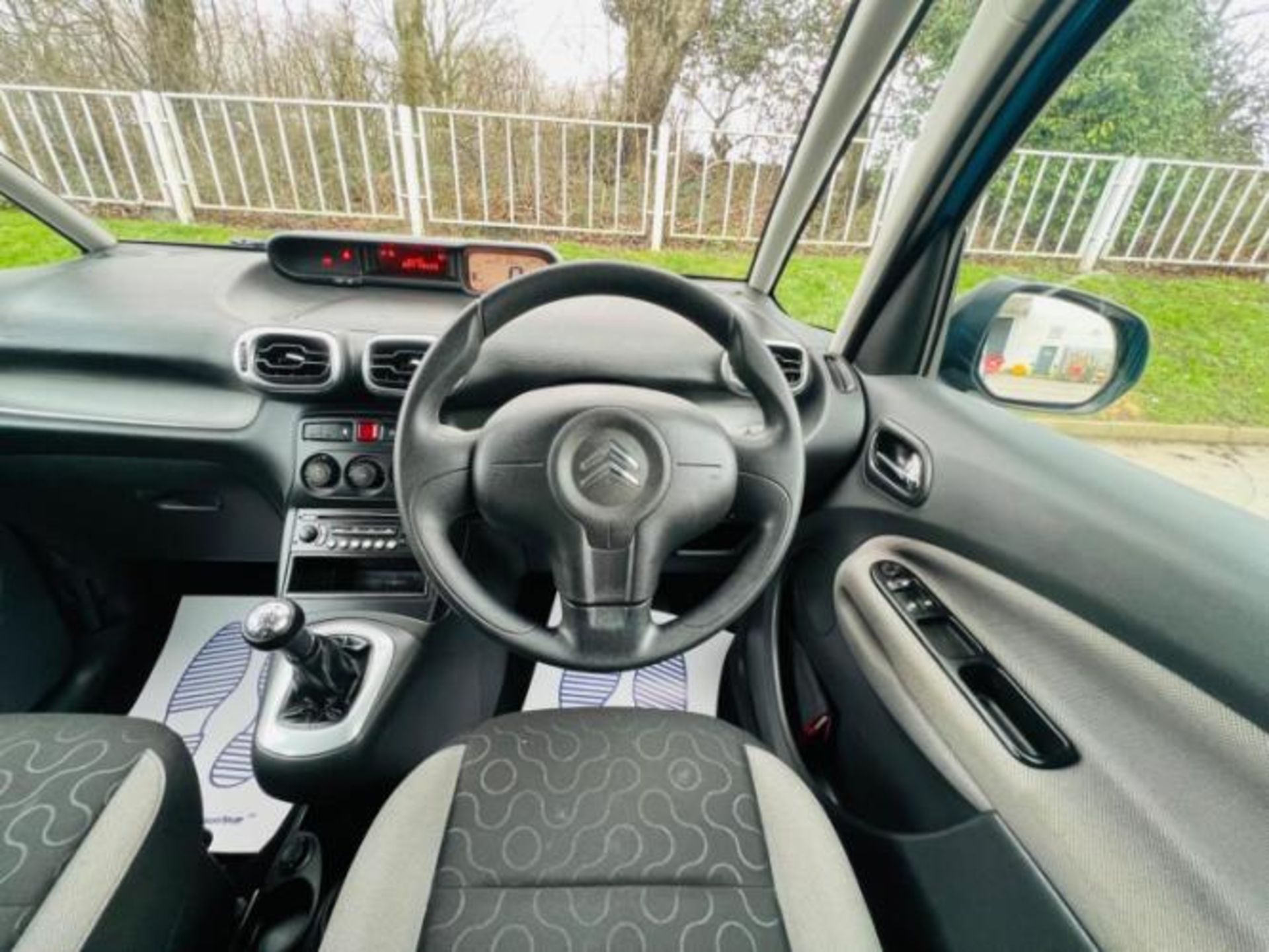 **(ONLY 120K MILEAGE)** 2010 CITROEN C3 PICASSO VTR PLUS HDI 1.6 DIESEL >>--NO VAT ON HAMMER--<< - Image 16 of 29