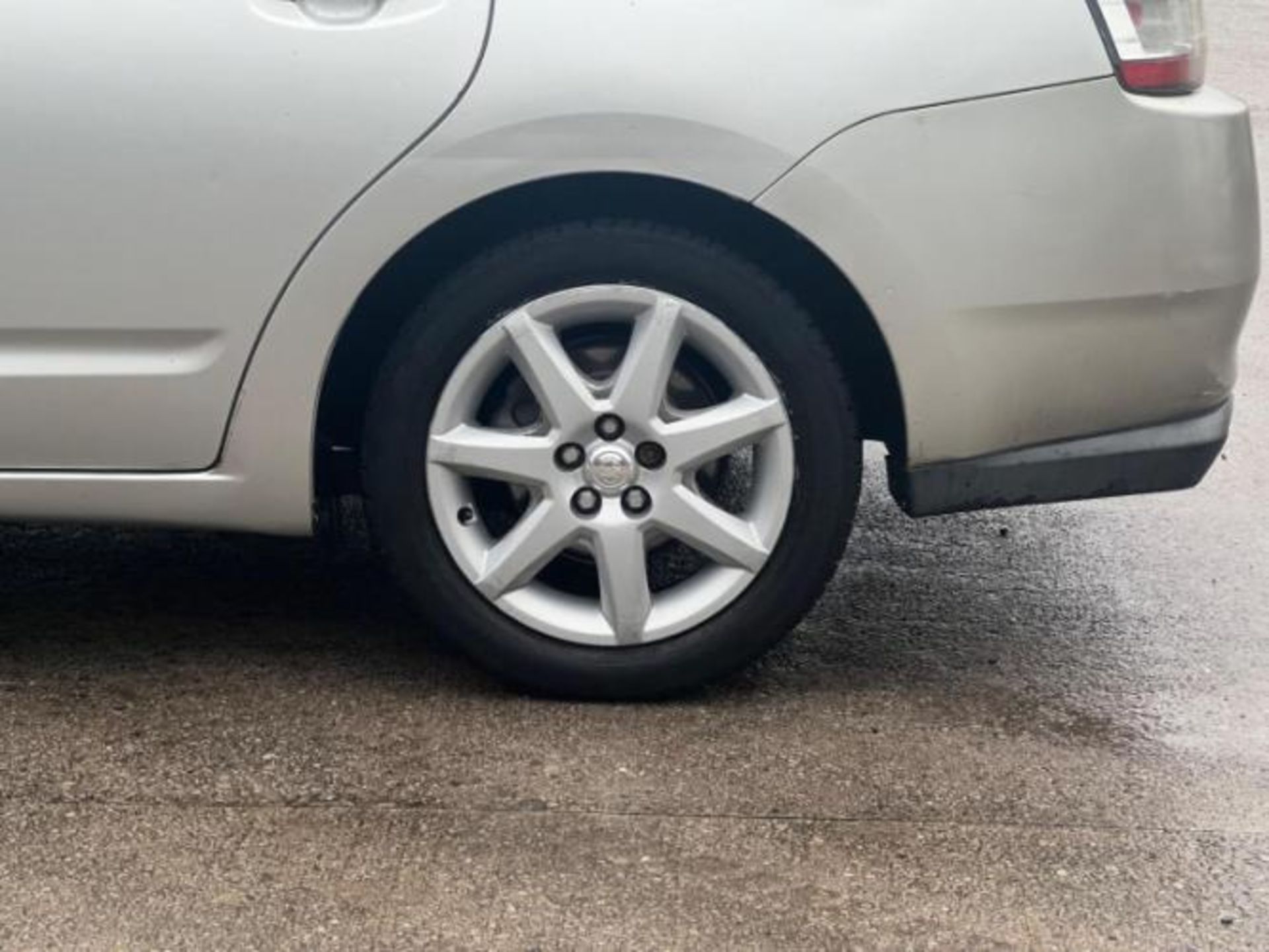 2005 TOYOTA PRIUS T3 VVT-I AUTO 1.5 HYBRID HATCHBACK SILVER >>--NO VAT ON HAMMER--<< - Image 15 of 28