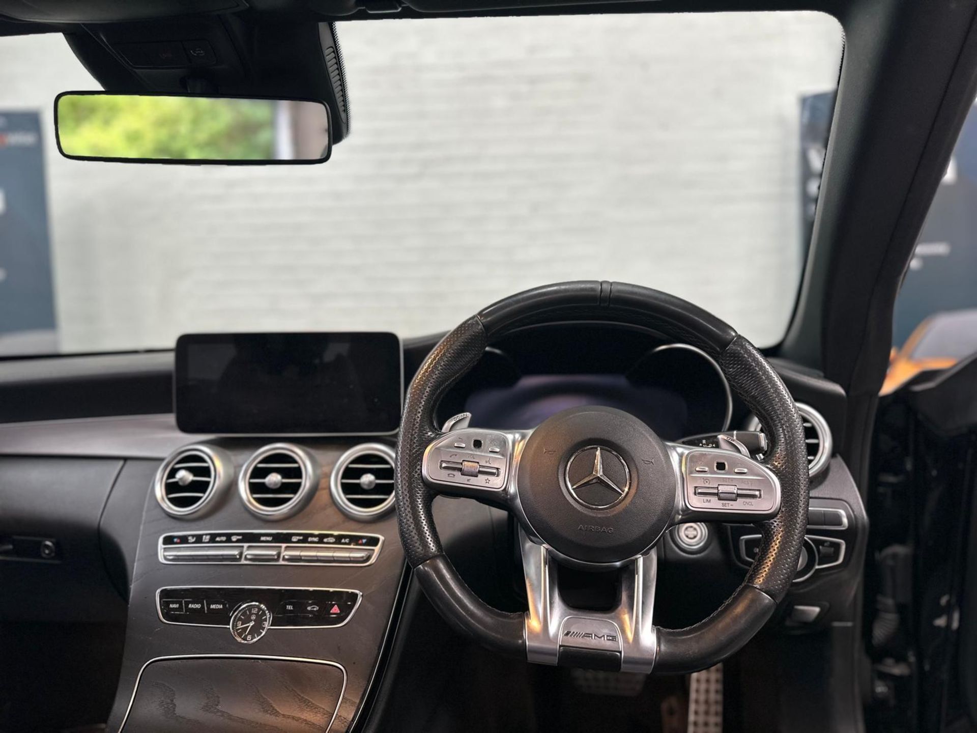 **(ONLY 67K MILEAGE)** 2018 MERCEDES-BENZ C43 AMG PREMIUM PLUS – 3.0L – >>--NO VAT ON HAMMER--<< - Image 18 of 20