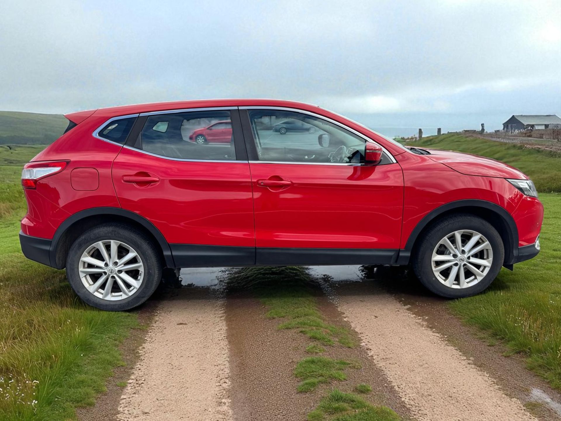 2015 NISSAN QASHQAI ACENTA DIG-T 1.2 PETROL SUV – MANUAL – RED>>--NO VAT ON HAMMER--<< - Image 9 of 14