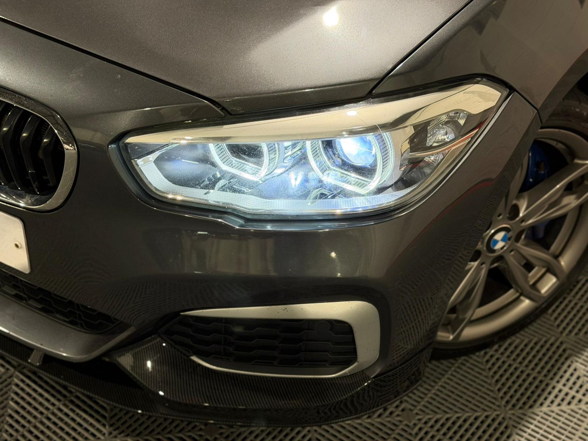 2017 BMW M140I AUTO – GREY >>--NO VAT ON HAMMER--<< - Image 26 of 57