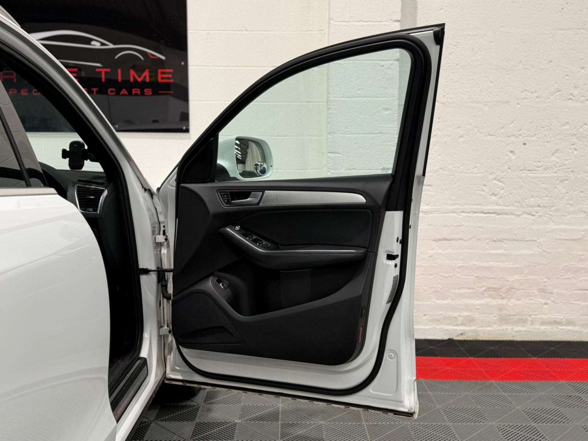 **(ONLY 107K MILEAGE)** 2013 AUDI Q5 2.0 TFSI S LINE PLUS TIPTRONIC >>--NO VAT ON HAMMER--<< - Image 38 of 39