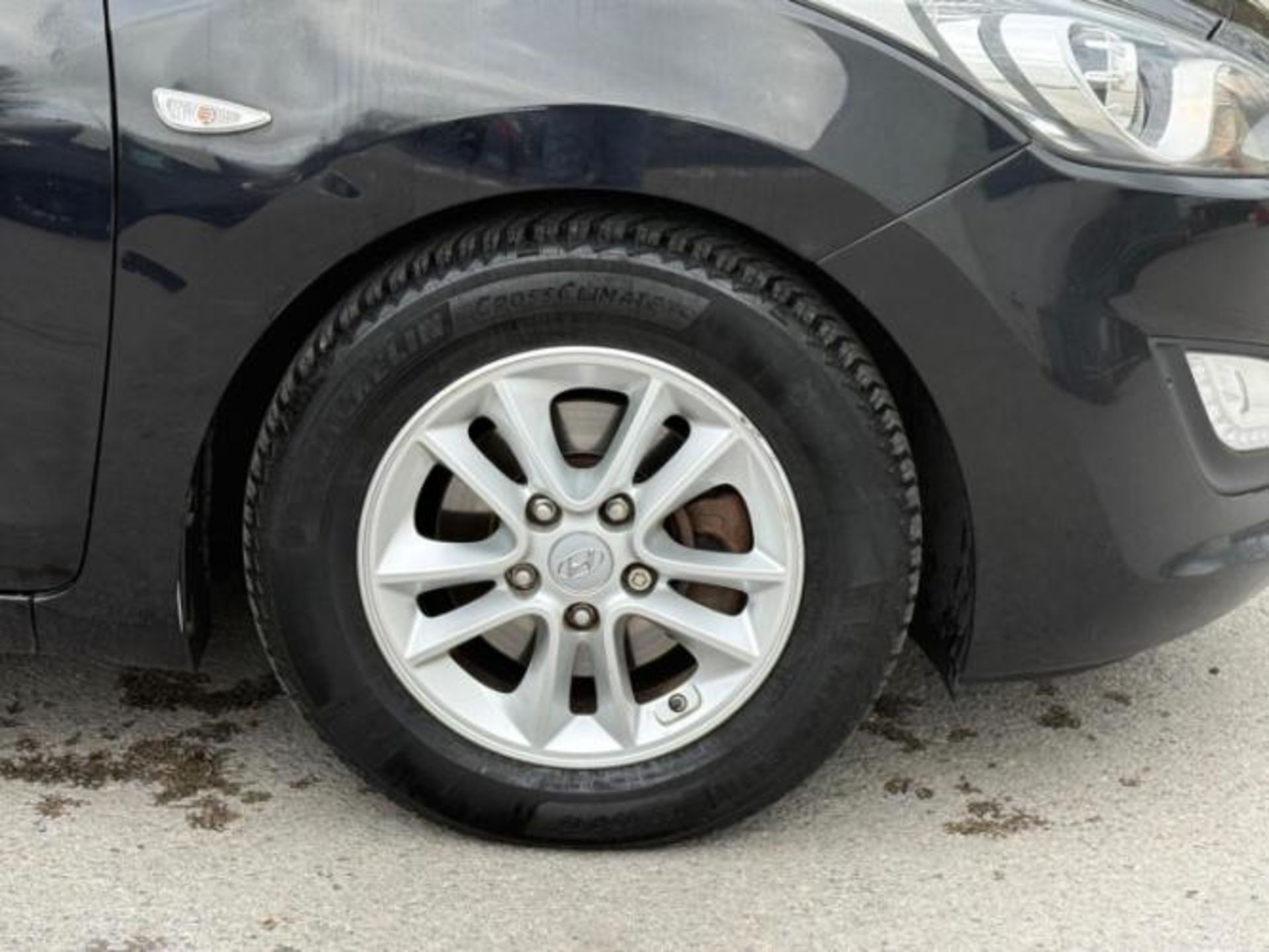 2015 HYUNDAI I30 SE BLUE DRIVE CRDI 1.6 DIESEL MANUAL HATCHBACK BLACK >>--NO VAT ON HAMMER--<< - Image 26 of 40