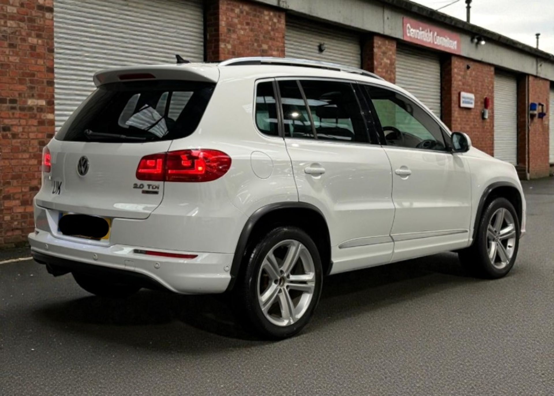**(ONLY 85K MILEAGE)** 2016 VOLKSWAGEN TIGUAN 2.0 TDI BLUEMOTION TECH >>--NO VAT ON HAMMER--<< - Image 5 of 35