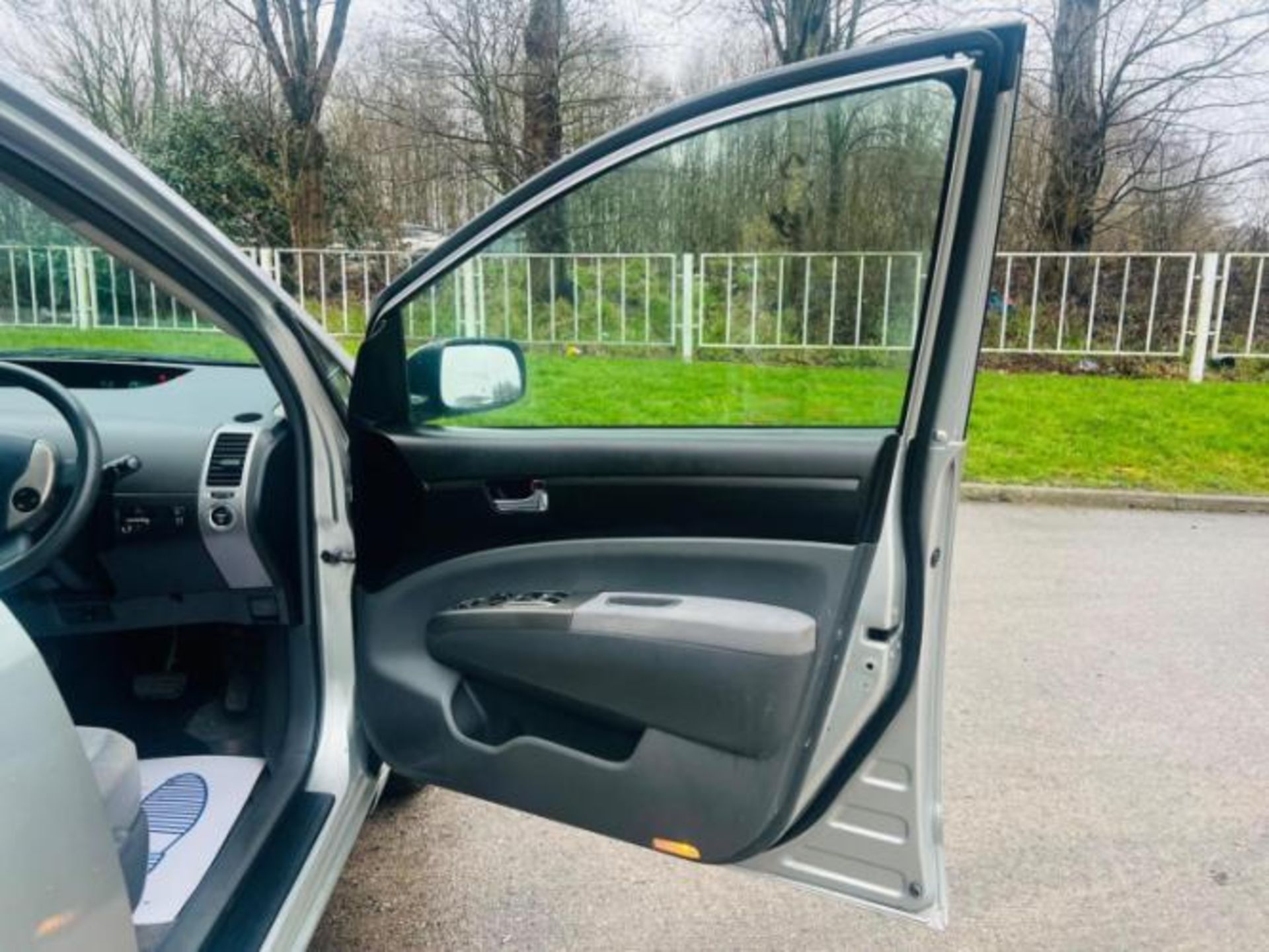 2005 TOYOTA PRIUS T3 VVT-I AUTO 1.5 HYBRID HATCHBACK SILVER >>--NO VAT ON HAMMER--<< - Image 21 of 28