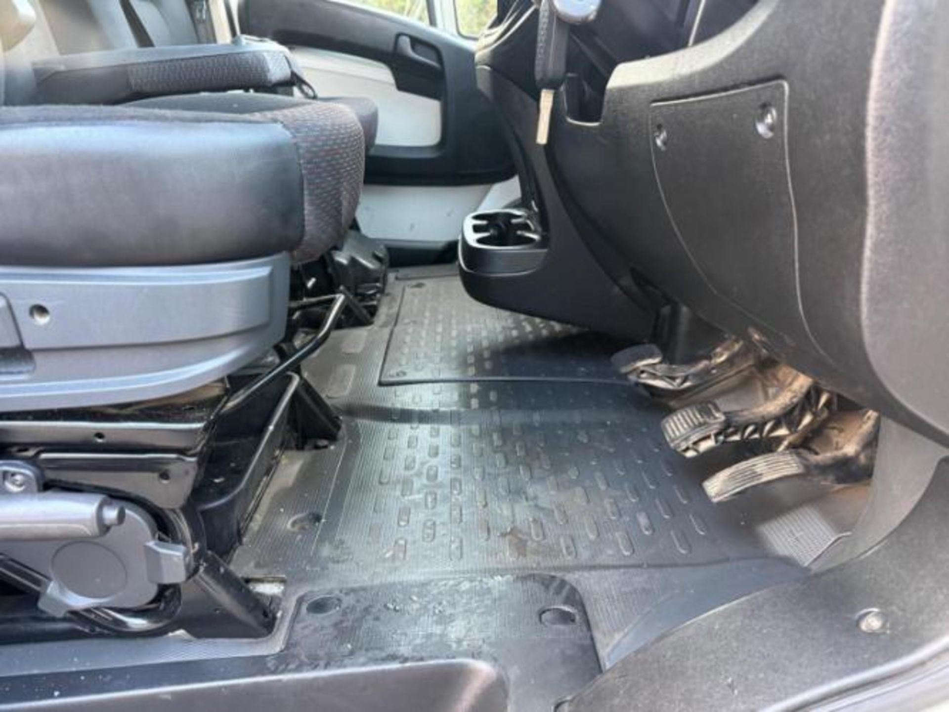 **(ONLY 101K MILEAGE)** 2017 CITROEN RELAY 35 L3H2 EPRISE BLUEHDI 1997CC >>--NO VAT ON HAMMER--<< - Image 16 of 24