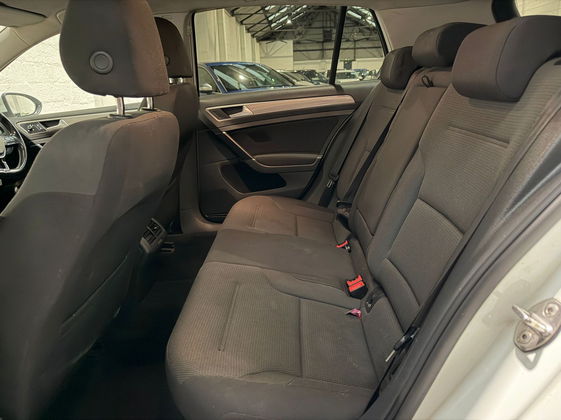 2014 VOLKSWAGEN GOLF MATCH TDI BMT S-A 1.6 DIESEL HATCHBACK >>--NO VAT ON HAMMER--<< - Image 10 of 29