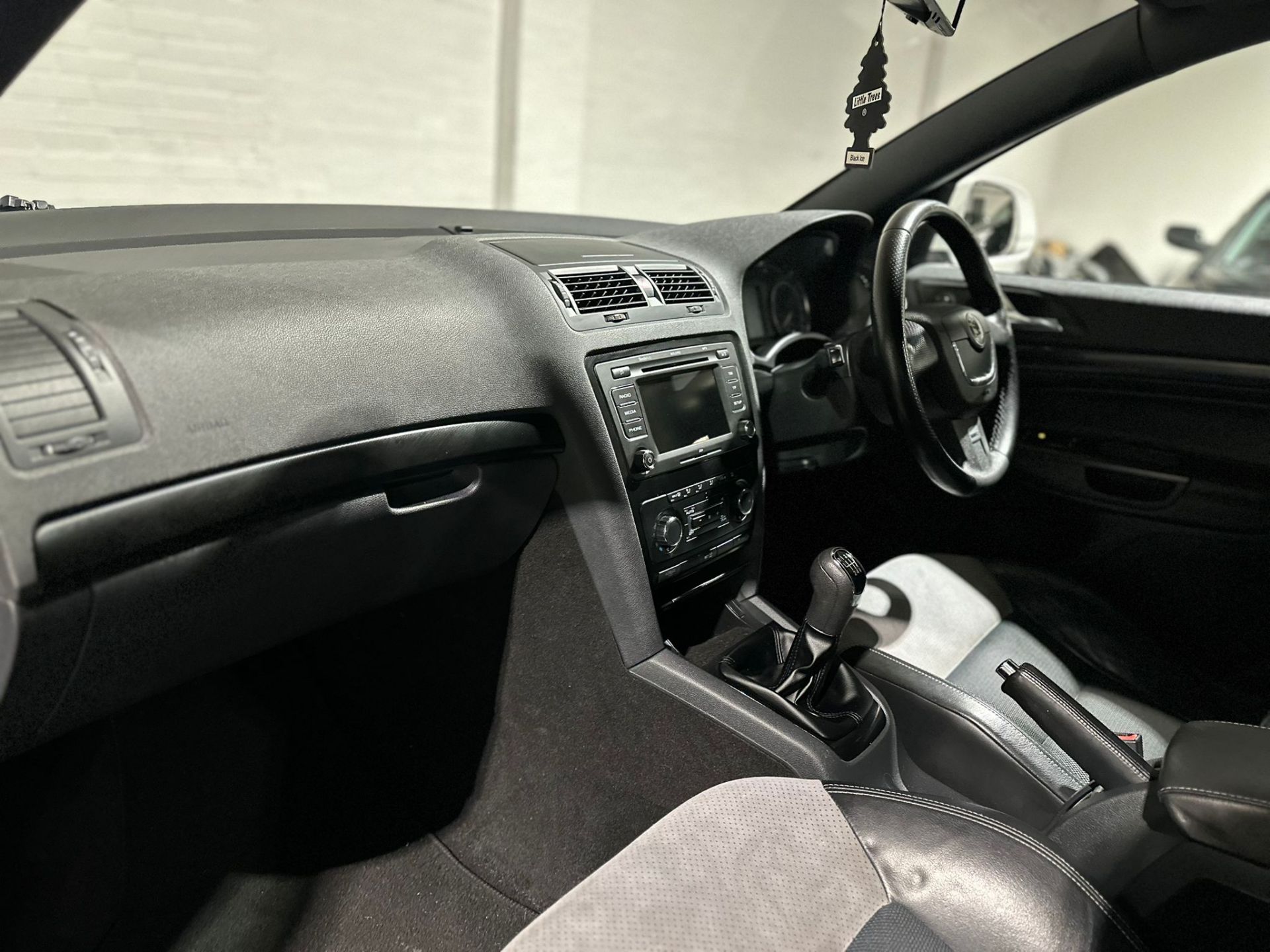 2012 SKODA OCTAVIA VRS TDI CR 2.0 MANUAL HATCHBACK >>--NO VAT ON HAMMER--<< - Image 30 of 43