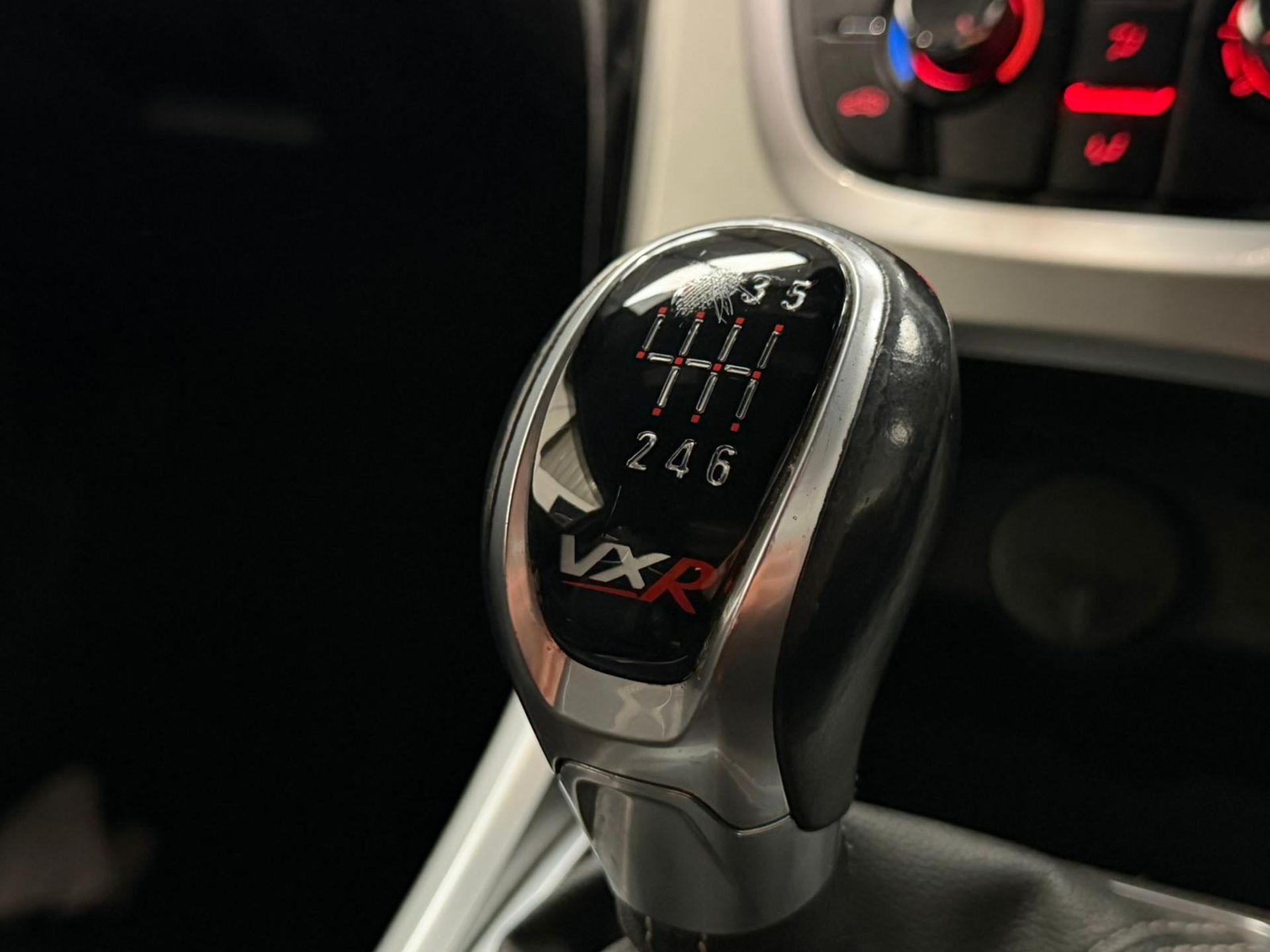 **(ONLY 97K MILEAGE)** 2014 VAUXHALL ASTRA VXR 2.0T PETROL MANUAL >>--NO VAT ON HAMMER--<< - Image 12 of 21