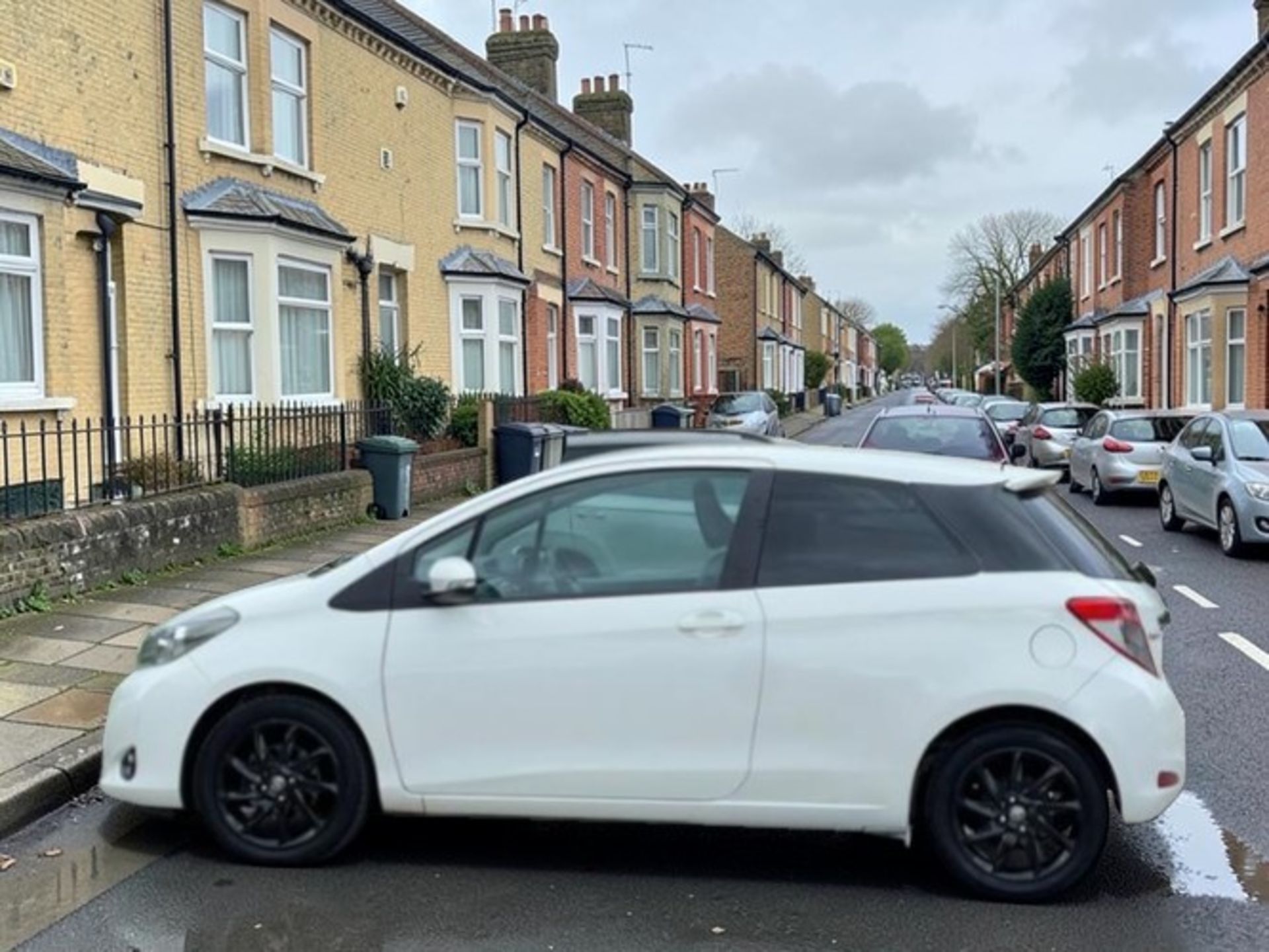 **(ONLY 63K MILEAGE)** 2012 TOYOTA YARIS 1.33 DUAL VVT-I TREND MANUAL >>--NO VAT ON HAMMER--<< - Image 5 of 30