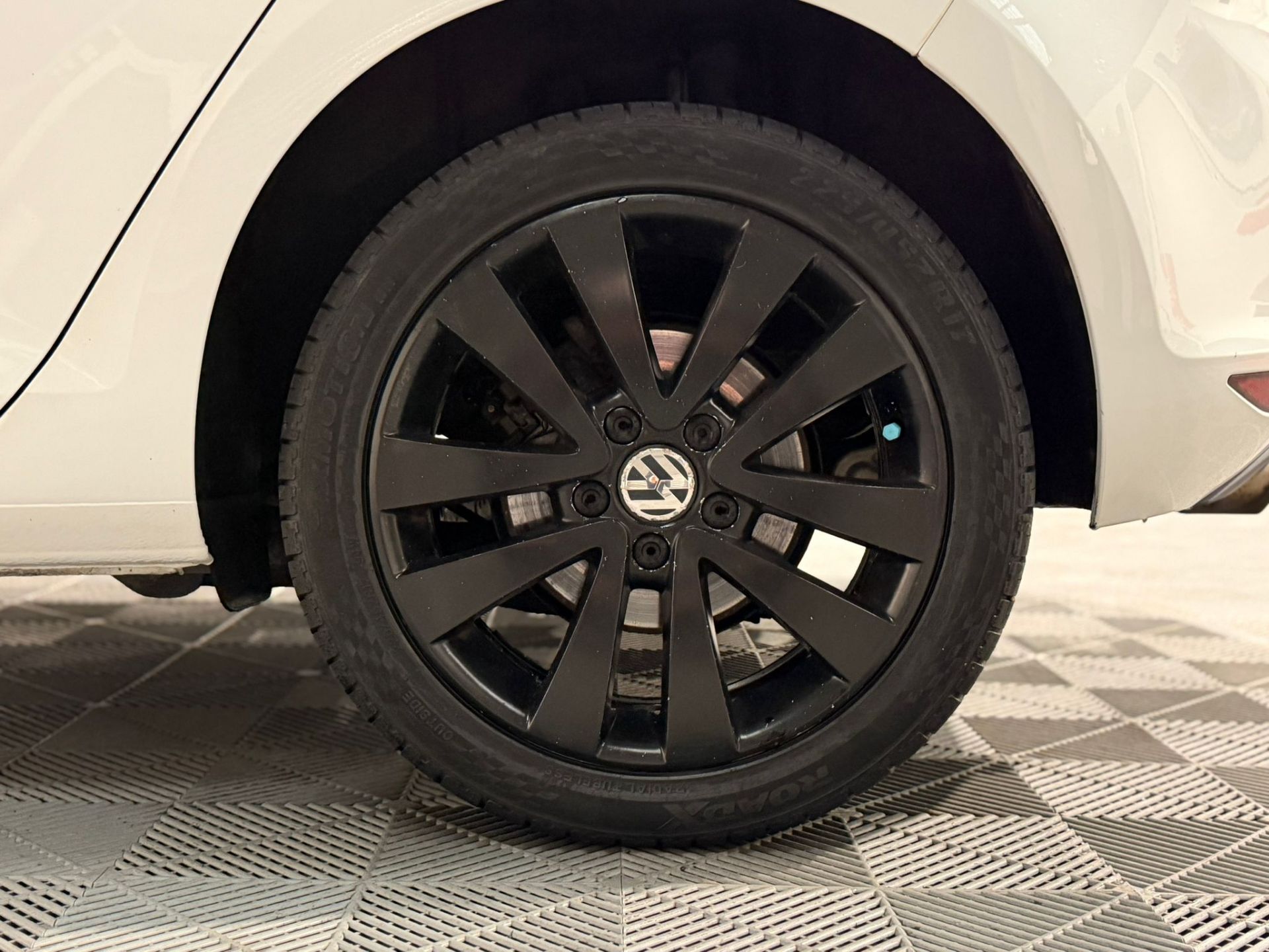 2014 VOLKSWAGEN GOLF MATCH TDI BMT S-A 1.6 DIESEL HATCHBACK >>--NO VAT ON HAMMER--<< - Image 23 of 29