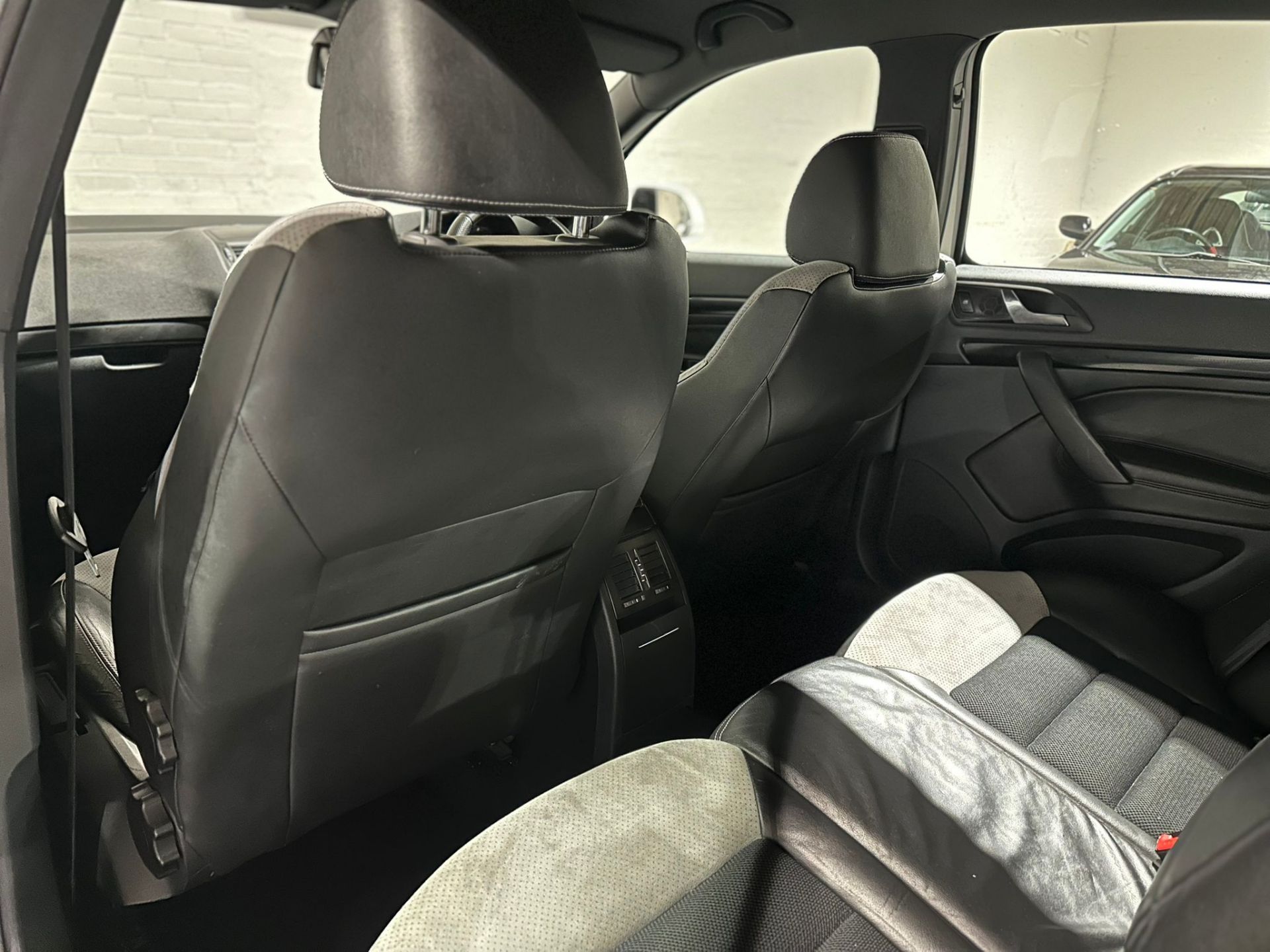 2012 SKODA OCTAVIA VRS TDI CR 2.0 MANUAL HATCHBACK >>--NO VAT ON HAMMER--<< - Image 27 of 43