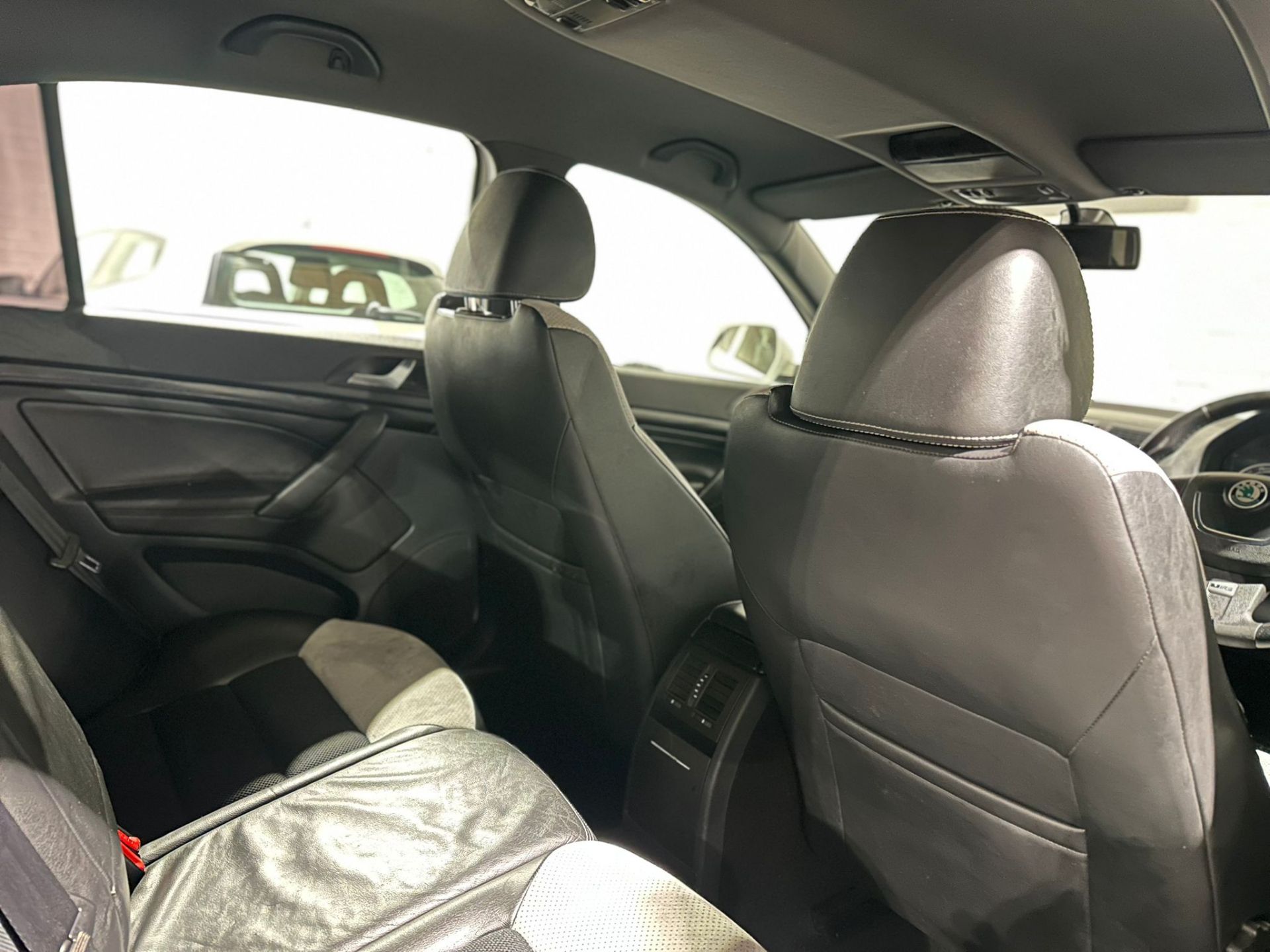 2012 SKODA OCTAVIA VRS TDI CR 2.0 MANUAL HATCHBACK >>--NO VAT ON HAMMER--<< - Image 34 of 43