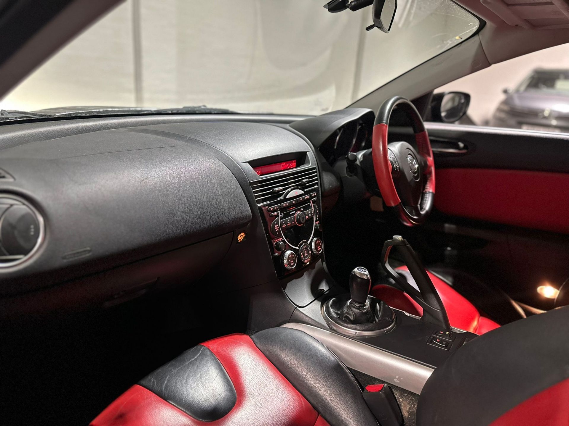 **(ONLY 56K MILEAGE)** 2006 MAZDA RX-8 231 PS COUPE, BLACK, 2 KEEPERS >>--NO VAT ON HAMMER--<< - Image 13 of 26