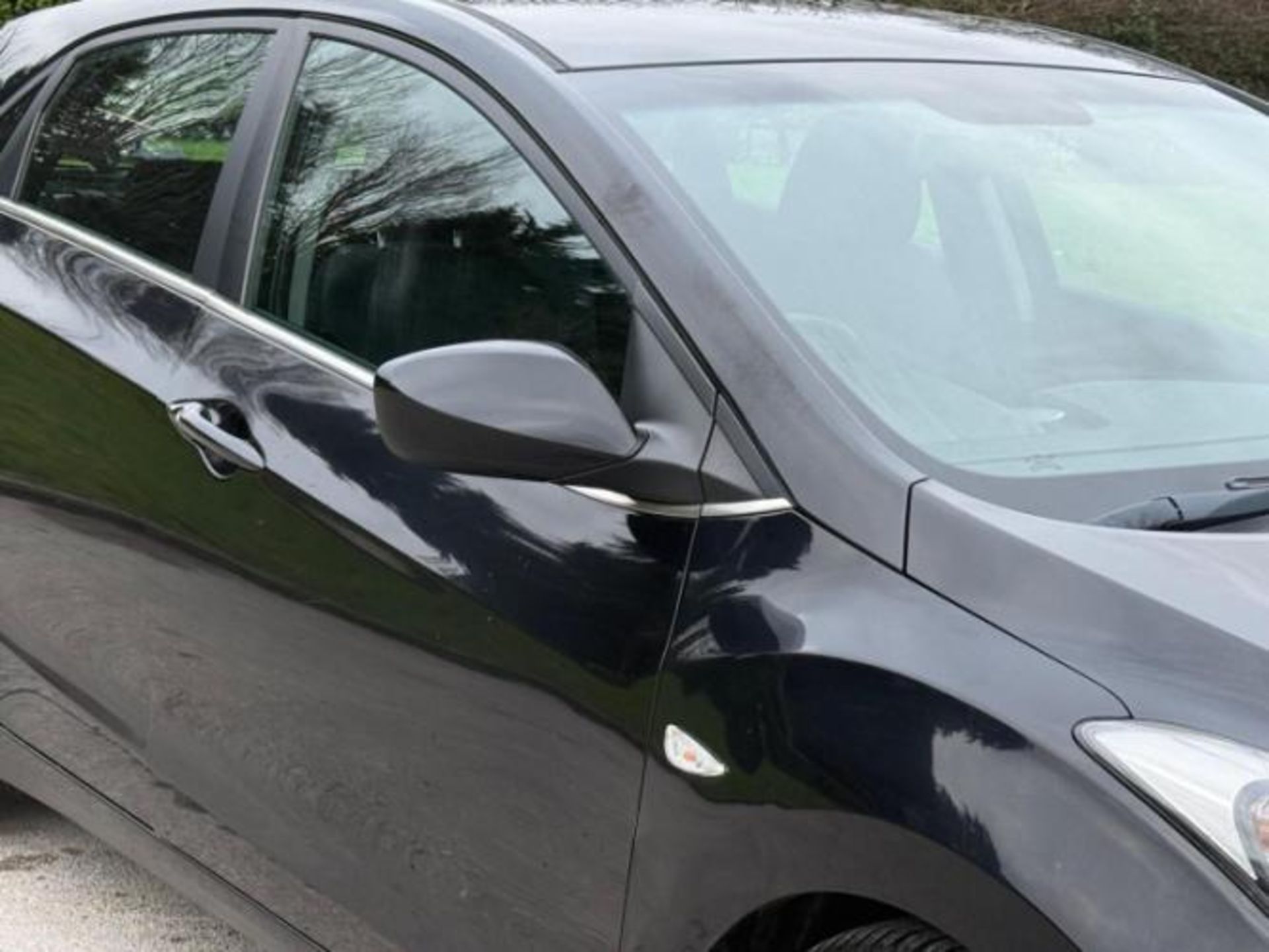 2015 HYUNDAI I30 SE BLUE DRIVE CRDI 1.6 DIESEL MANUAL HATCHBACK BLACK >>--NO VAT ON HAMMER--<< - Image 17 of 40