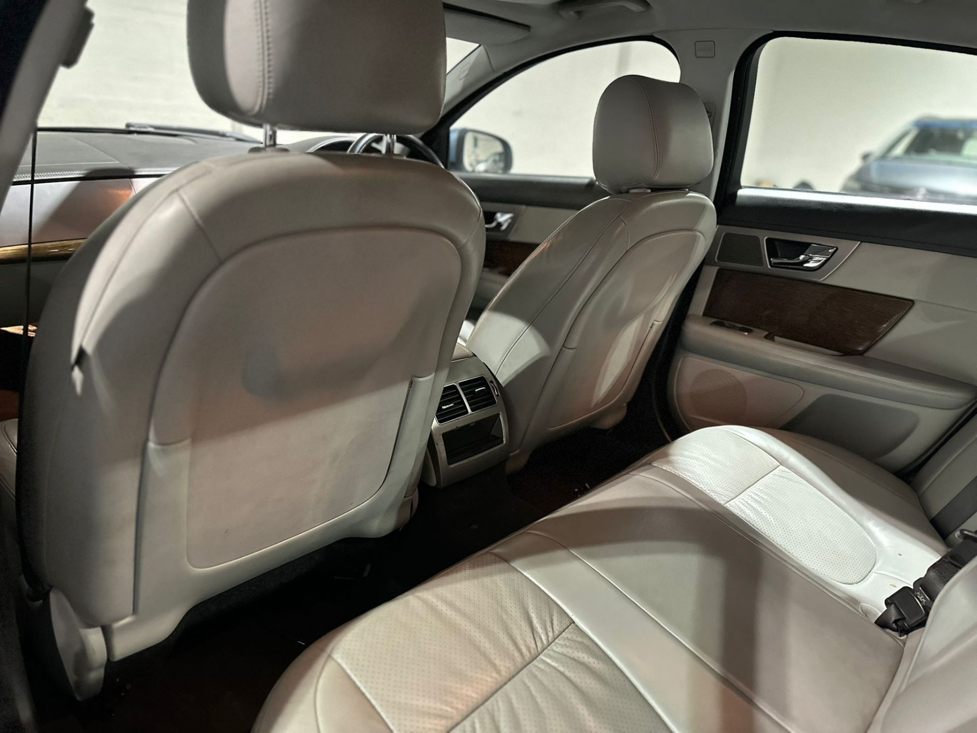 2009 JAGUAR XF PREMIUM LUXURY D V6 A 2.7L AUTOMATIC, 121K MILES >>--NO VAT ON HAMMER--<< - Image 24 of 28