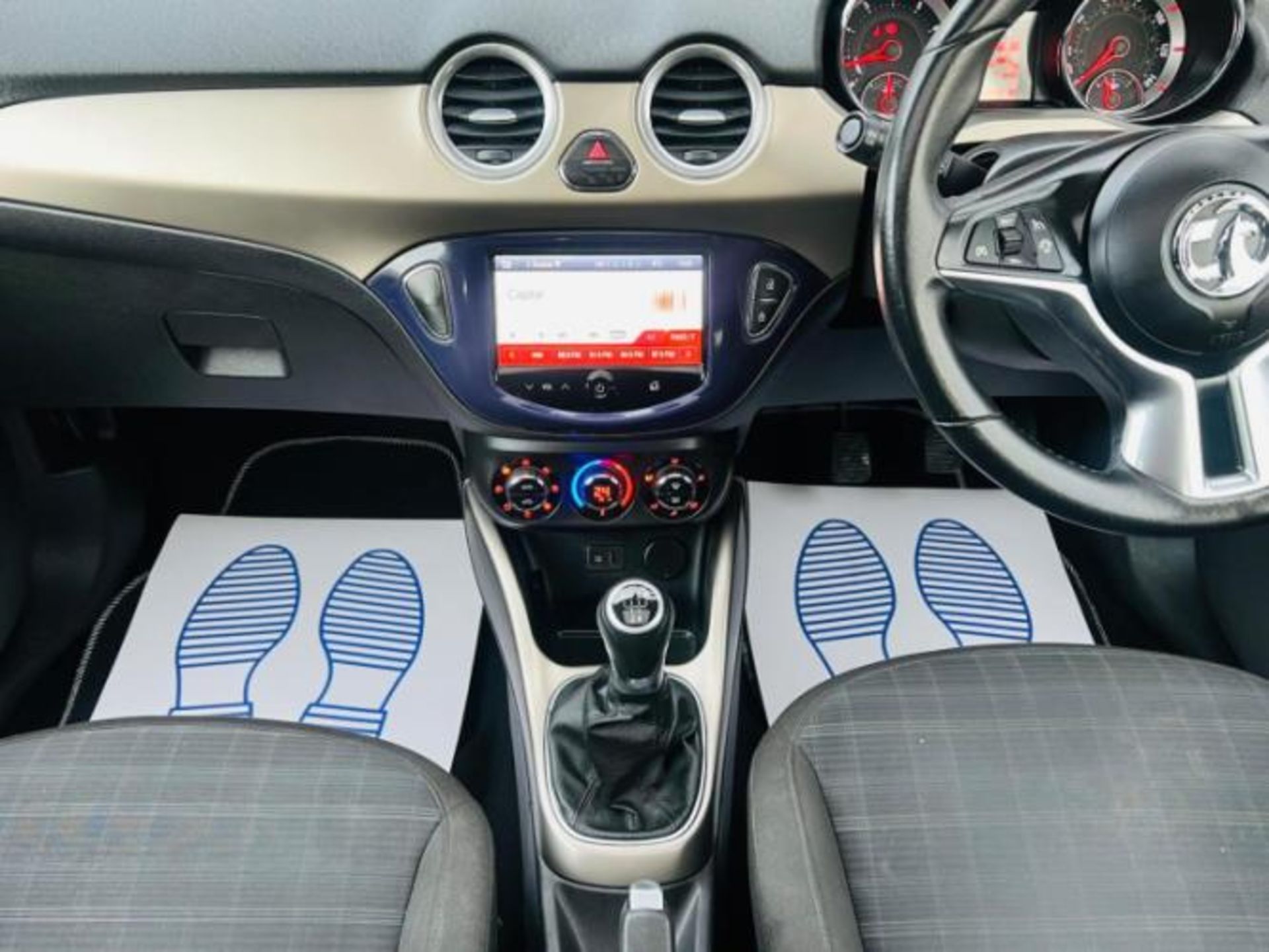 VAUXHALL ADAM 1.2 16V GLAM 3DR – 2013 – PETROL MANUAL >>--NO VAT ON HAMMER--<< - Image 28 of 30