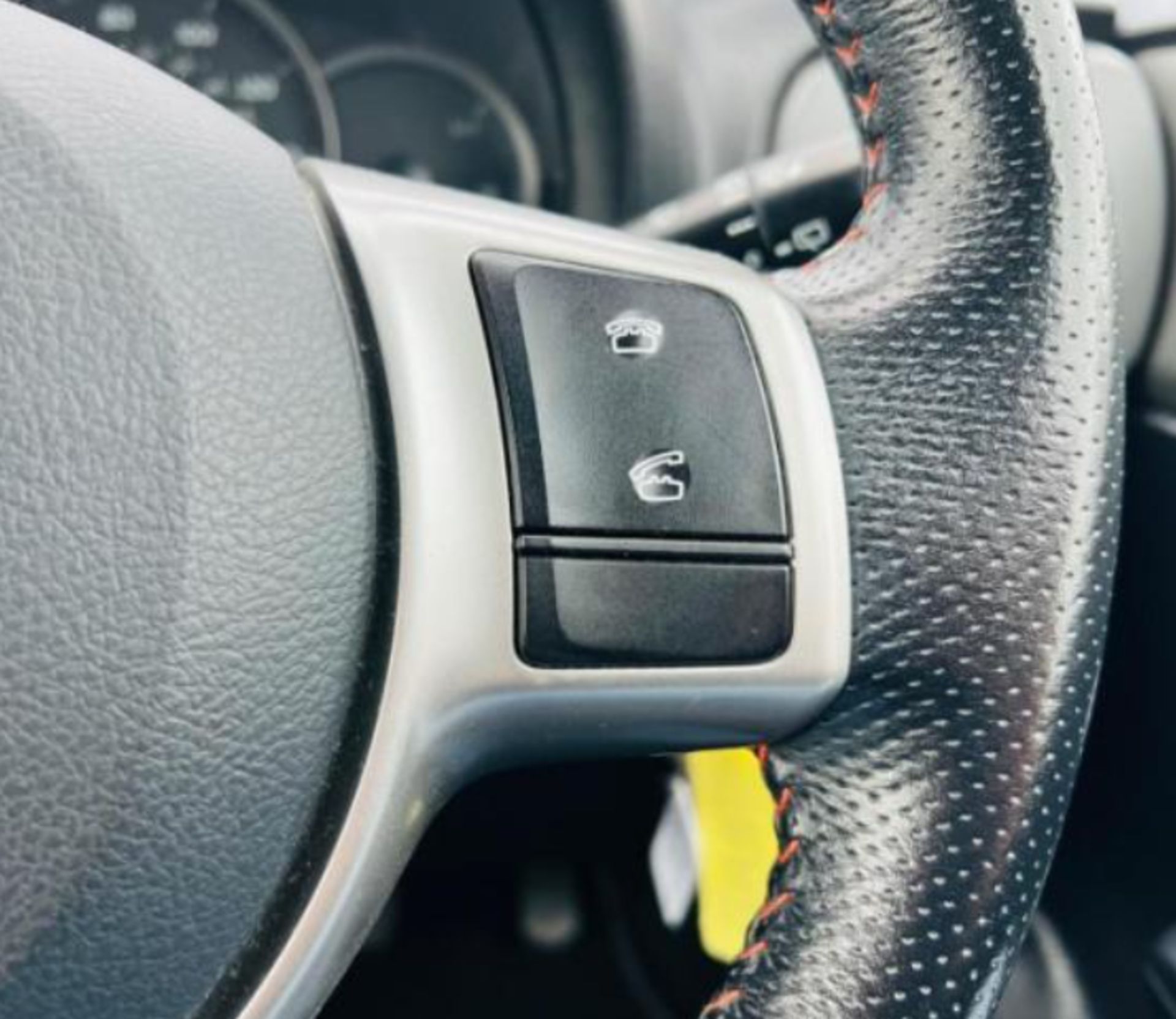 **(ONLY 63K MILEAGE)** 2012 TOYOTA YARIS 1.33 DUAL VVT-I TREND MANUAL >>--NO VAT ON HAMMER--<< - Image 28 of 30