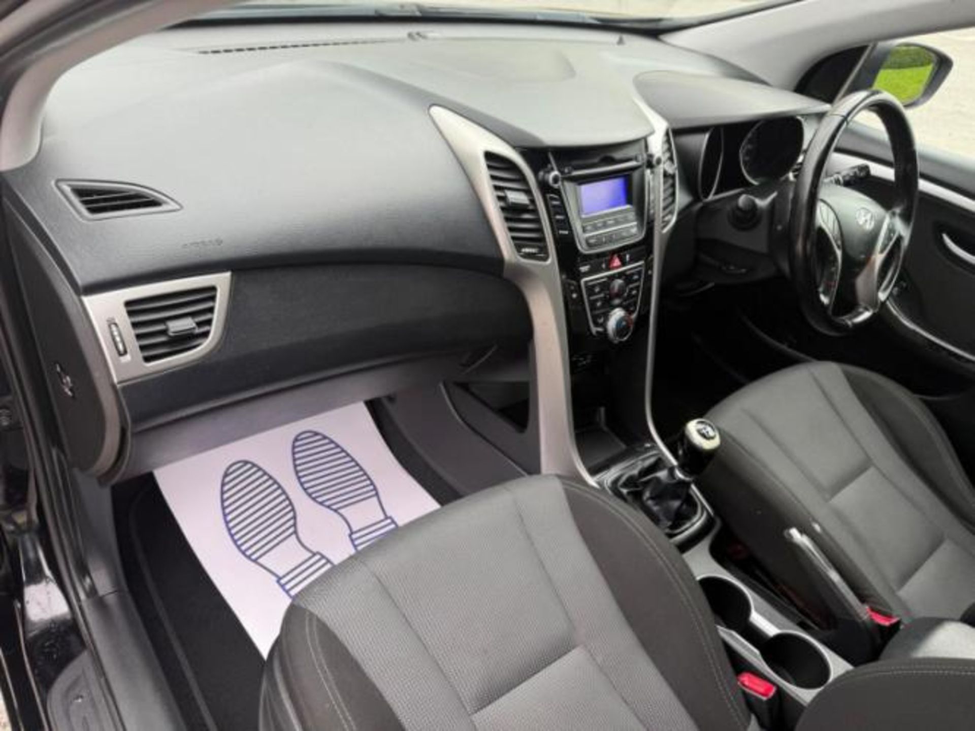 2015 HYUNDAI I30 SE BLUE DRIVE CRDI 1.6 DIESEL MANUAL HATCHBACK BLACK >>--NO VAT ON HAMMER--<< - Image 36 of 40