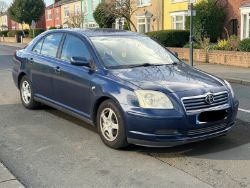 2005 TOYOTA AVENSIS T2 1.8L PETROL MANUAL HATCHBACK IN BLUE >>--NO VAT ON HAMMER--<<