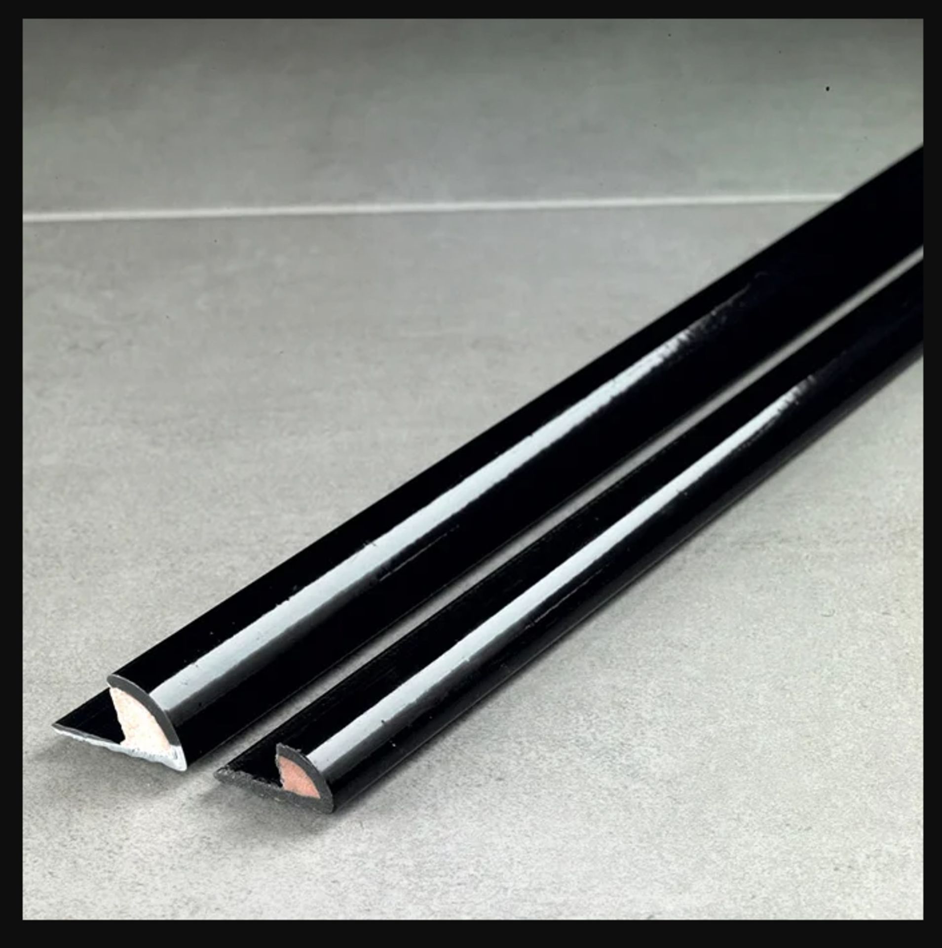 146 X ULTRA SHINE BLACK 12MM R.E.TRIM LENGTH 2.44M - Image 2 of 2