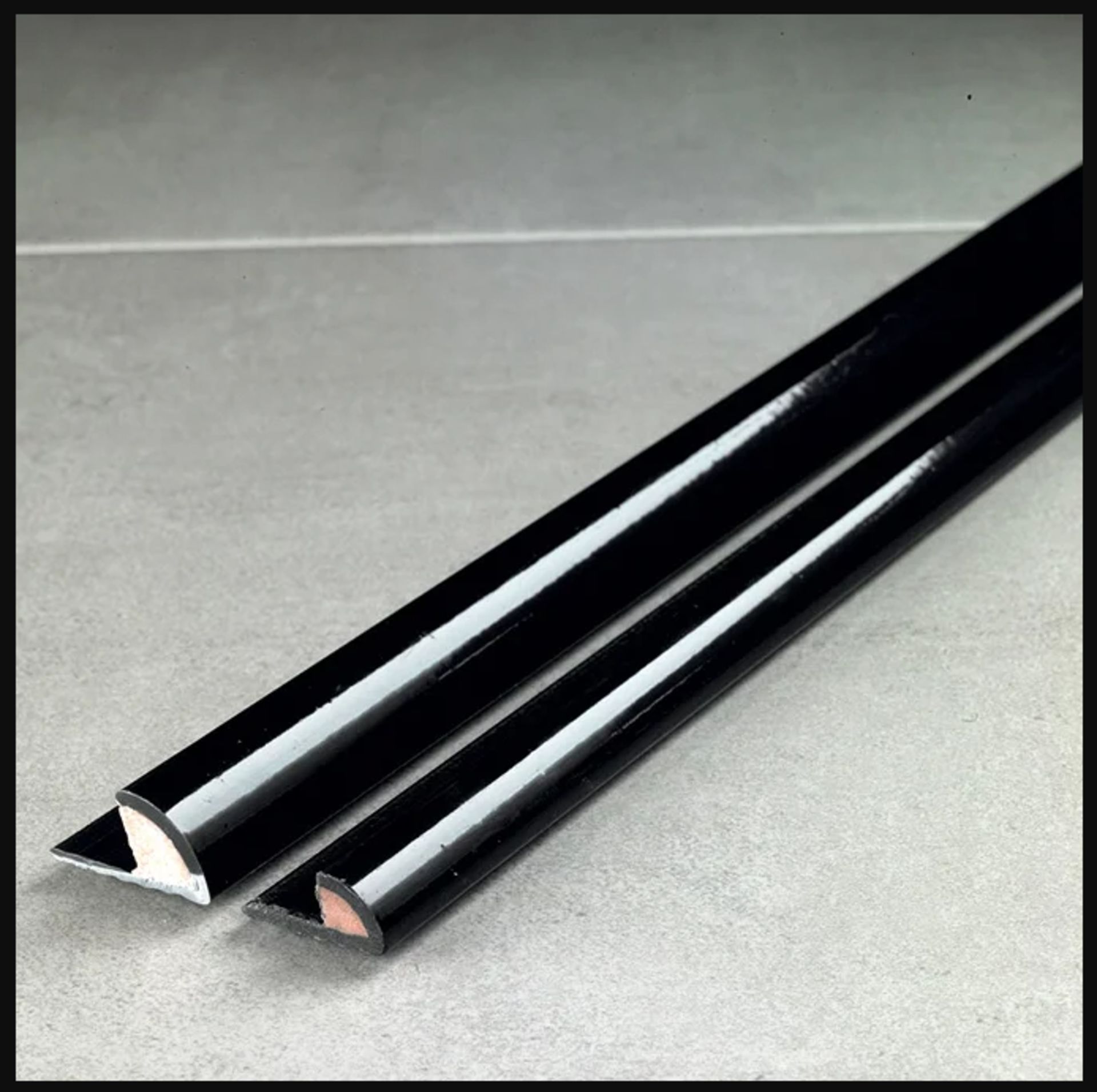 413 X BLACK ULTRA SHINE 9MM R.E. TRIM LENGTH 2.44M - Image 2 of 2