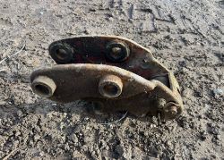 40MM QUICK HITCH – MINI DIGGER – SPRING LOCK – EXCAVATOR ATTACHMENT – REF 354026