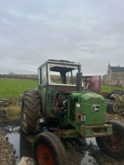 JOHN DEERE 1630 DIESEL TRACTOR – CAB MODEL