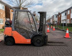 2018 TOYOTA TONERO 02-8FGF25 – 2.5T LPG FORKLIFT – 3411 HOURS – TRIPLEX MAST