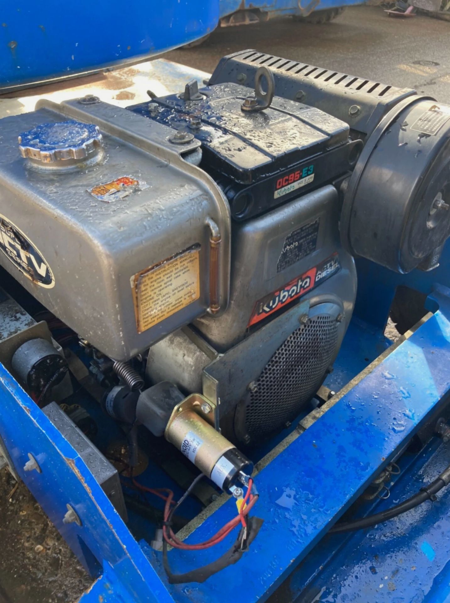 NIFTYLIFT HR12 CHERRY PICKER / SCISSOR LIFT – 2011 - Image 3 of 15