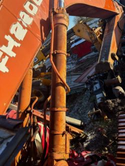 FIAT HITACHI FH220 – TRACKED EXCAVATOR MAIN LIFTING RAM