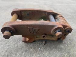 GENUINE JCB SEMI QUICK HITCH – 45MM PINS