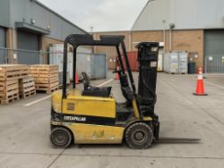 2001 CAT LIFT TRUCKS EP25K RUNNING HOURS: 818 H