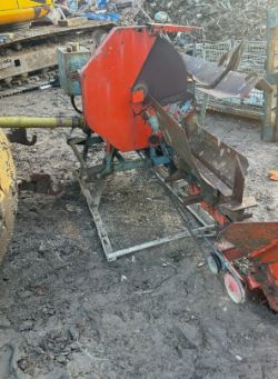 PTO DRIVEN LOG SPLITTER WITH CONVEYOR & CHOP SAW – FARM / TIMBER IMPLEMENT