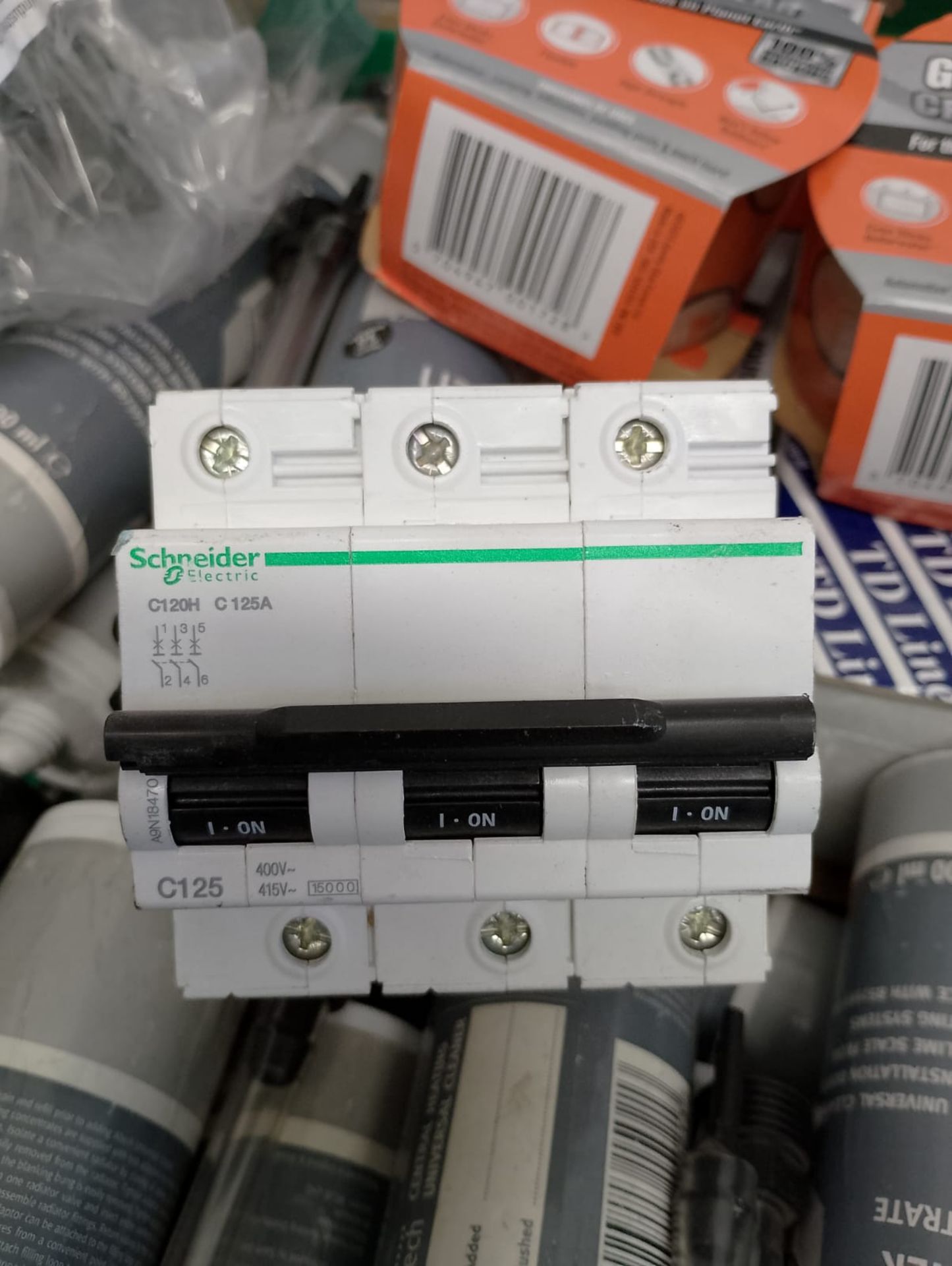 JOBLOT X 2 CRATES NUMBER 23 RESELLER CARBOOT MARKET - Image 5 of 10