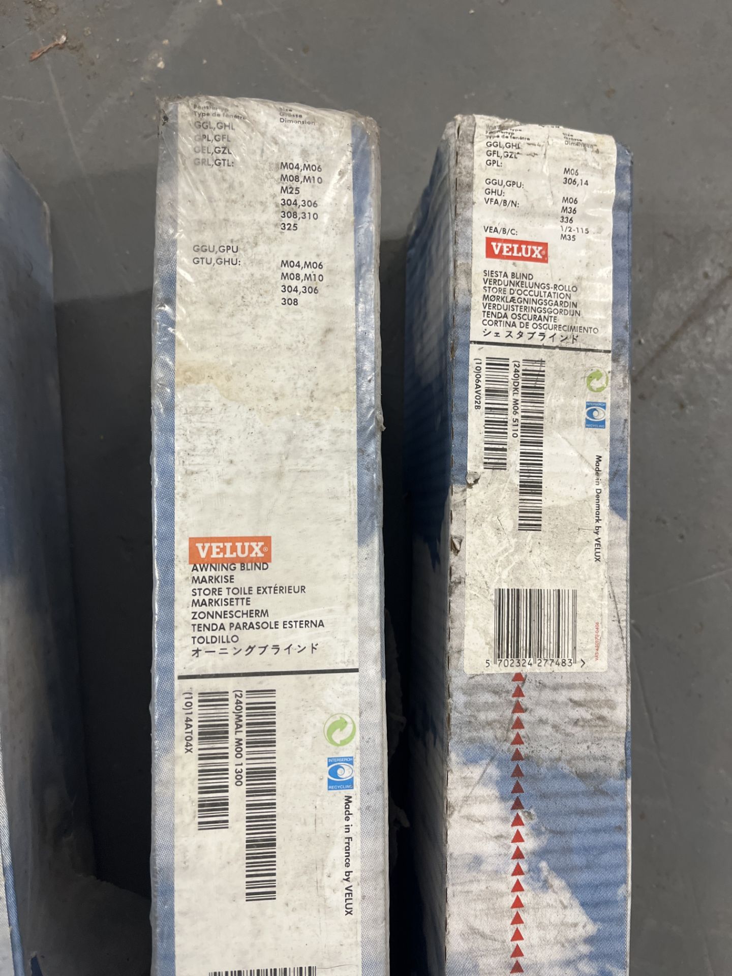 5 X VELUX PRE 2014 ROOF BLINDS - Image 3 of 4