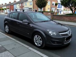 **(ONLY 83K MILEAGE)** 2010 VAUXHALL ASTRA SXI 1.6 PETROL MANUAL HATCHBACK IN METALLIC