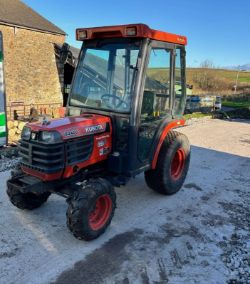 KUBOTA B2400 COMPACT TRACTOR