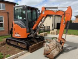 2021 HITACHI ZX26U-6 2.7T MINI EXCAVATOR – 2,168 HRS – 3 BUCKETS
