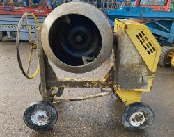 2017 WINGET 100T CEMENT MIXER
