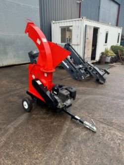 C600 WOODCHIPPER WITH ENGINE