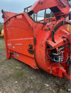2007 KUHN PRIMOR STRAW BLOWER / BALE CHOPPER – PTO TRACTOR DRIVEN – HYDRAULIC CONTROLS