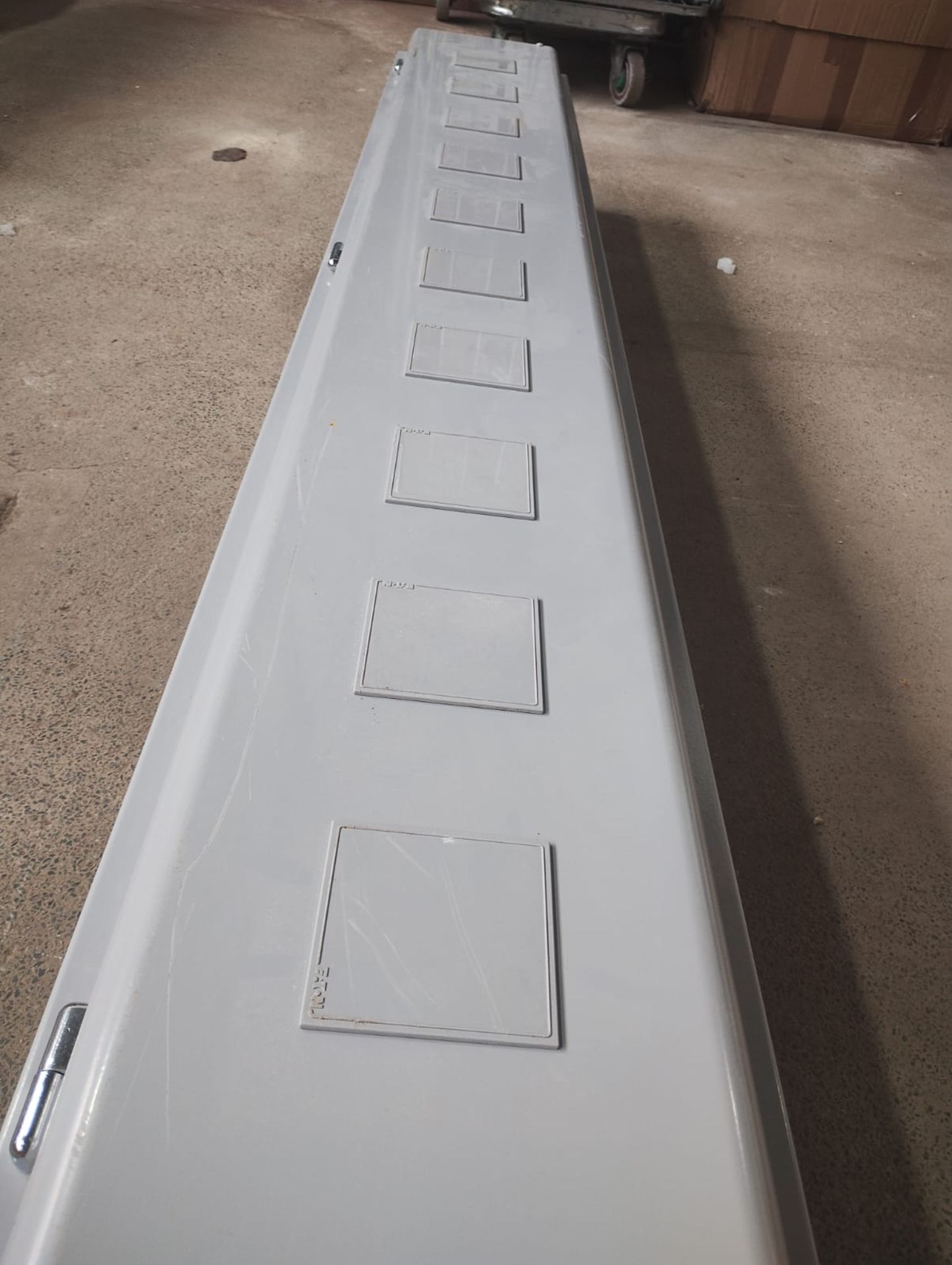 EATON SIDE MOUNTED METERING ENCLOSURE - 10 SPACES, BLANKING PLATES, NEW - 2030L X 255D X 300MM - Image 8 of 9